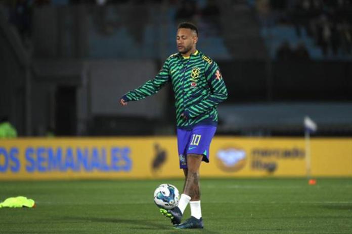 El extremo brasileño Neymar da Silva Santos Júnior, de 32 años, regresa al club que lo vio nacer como futbolista, el Santos de Brasil. Foto La Hora: EFE