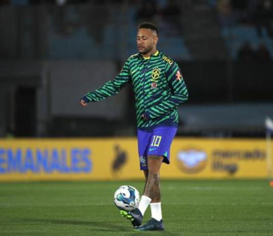 El extremo brasileño Neymar da Silva Santos Júnior, de 32 años, regresa al club que lo vio nacer como futbolista, el Santos de Brasil. Foto La Hora: EFE