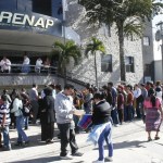 Durante el año muchas personas acuden a las sedes del Renap a requerir varios documentos. Foto La Hora: Archivo