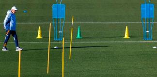 El entrenador del Real Madrid Carlo Ancelotti durante el entrenamiento previo al partido de octavos de final de la Copa del Rey frente al Celta de Vigo, en la Ciudad Deportiva de Valdebebas. Foto La Hora: EFE