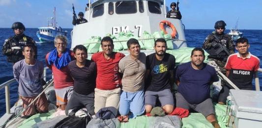 El Salvador intercepta dos barcos pesqueros con 1.5 toneladas de cocaína provenientes de Costa Rica