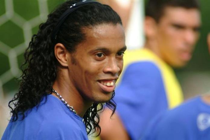 Fotografía de archivo del delantero brasileño Ronaldinho Gaucho. Foto La Hora: Archivo EFE