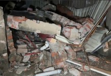 Taiwán: Terremoto de 6.4 deja personas heridas y provoca daños Este fotograma muestra una casa que colapsó tras un sismo en Tainan, Taiwán, el martes 21 de enero de 2025. Foto La Hora: AP