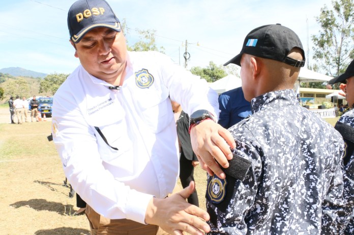 Mingob establece nuevo uniforme para guardias del Sistema Penitenciario