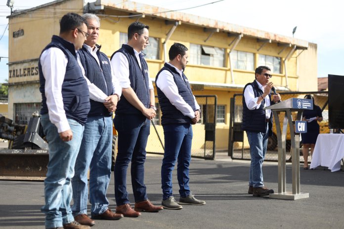 Ministro de Comunicaciones presenta nuevo equipo de trabajo, estos son los perfiles