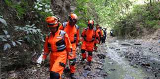 Los Bomberos Voluntarios realizaron una infructuosa búsqueda para dar con el paradero de Óscar David Cifuentes Liquez. Foto: La Hora / Bomberos Voluntarios.