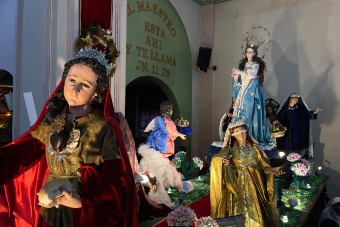 La procesión de la virgen de los Santos Reyes partió en su recorrido este 6 de enero