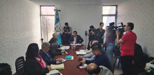 Mineduc y DIACO instan a presentar queja por cobros no autorizados en centros educativos