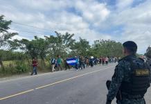 Migración coordina atención a migrantes hondureños durante su paso por Guatemala