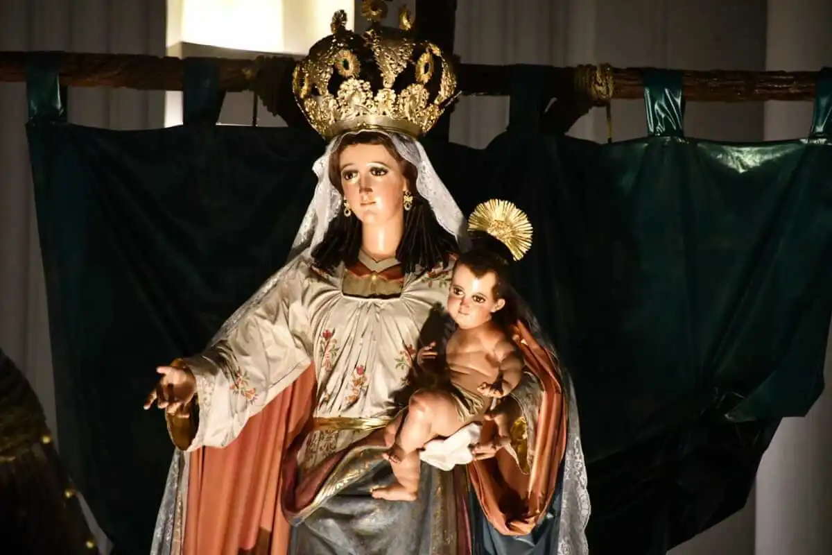 La imagen de Nuestra Señora de los Pobres data del siglo XVII. Foto La Hora: Cofradía de la Inmaculada Concepción