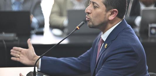 El presidente Nery Ramos testificando en el caso Hogar Seguro. Foto: Fabricio Alonzo / La Hora