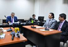 Juez Mario Hichos aplazó la audiencia para la próxima semana. Foto La Hora: Fabricio Alonzo