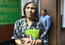 Claudia González espera que sala reprograme audiencia de recusación. Foto La Hora: Fabricio Alonzo