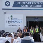 Vuelo de 116 retornados procedentes de Estados Unidos es recibido por Karin Herrera