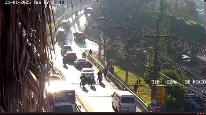 Complicaciones en el tránsito en las rutas hacia la ciudad capital debido a accidentes de tránsito.