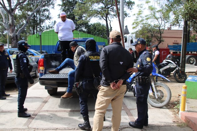 Capturan cuatro sospechosos de realizar ataque armado en zona 21.