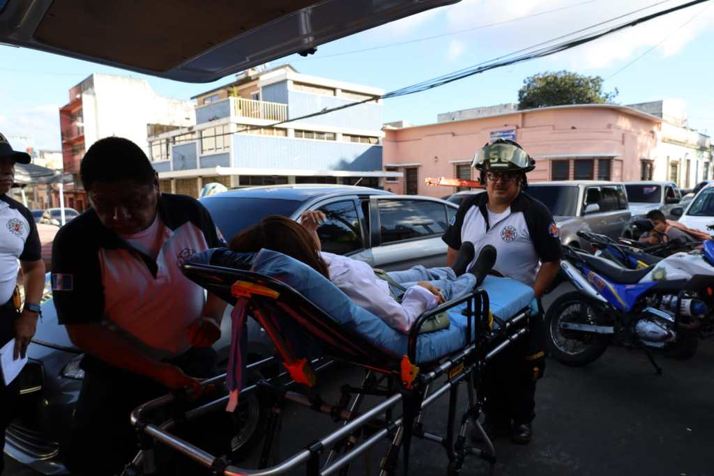 Cindy Sucely Rodríguez Rodas resultó herida en un asalto. Foto: Bomberos Voluntarios / La Hora