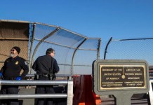 La administración Trump, dio a conocer que las autoridades federales de inmigración pueden revocar el estatus legal de inmigrantes de la administración Biden.