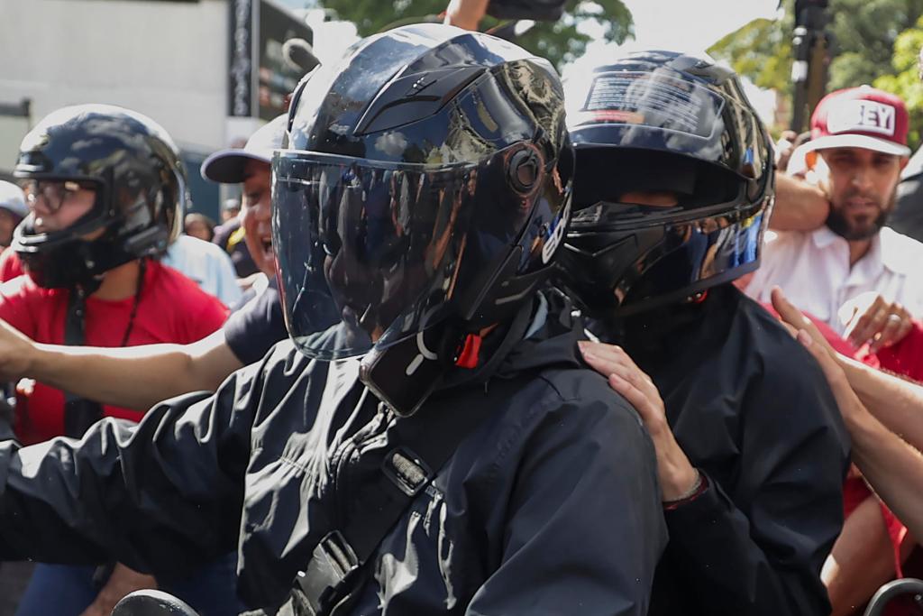 Detienen a María Corina Machado luego de una protesta contra Nicolás Maduro