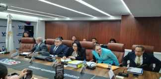 El canciller Carlos Ramiro Martínez asistió a una citación en el Congreso. Foto: La Hora