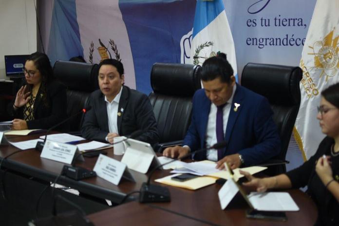 La comisión legislativa Del Menor y la Familia no discute dos iniciativas de ley polémicas. Foto La Hora: José Orozco