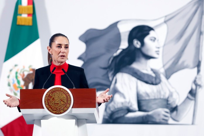 Claudia Sheinbaum habla durante su conferencia de prensa sobre apoyar al gobernador de California con los incendios de Los Ángeles