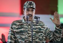 Maduro dice que entre los detenidos hay un funcionario del FBI y un militar estadounidense El presidente de Venezuela, Nicolás Maduro, habla durante un acto este martes en Caracas (Venezuela). EFE/ Miguel Gutiérrez