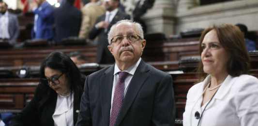 El ministro de Relaciones Exteriores, Carlos Ramiro Martínez, durante la interpelación este 23 de enero. Foto: Congreso