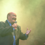 "Celebremos su amor, música y vida": Anuncian muerte del cantante argentino Leo Dan