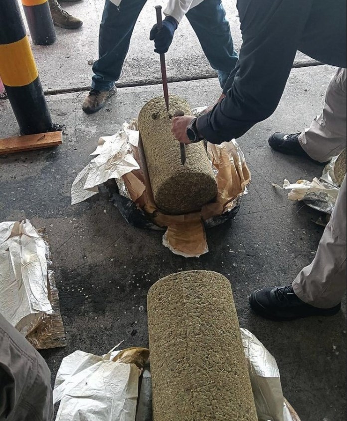 Fotografía cedida este sábado por la Fiscalía General de la República, donde se observa un decomiso de marihuana en la ciudad de Veracruz (México). EFE/ Fiscalía General de la República