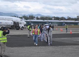 El director del Instituto Guatemalteco de Migración (IGM), Alfredo Danilo Rivera, indica que para esta semana se tienen programados cinco vuelos de retorno desde Estados Unidos Foto La Hora: ARCHIVO