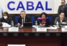 Citación del ministro de Desarrollo en bancada Cabal sube de tono por señalamientos El ministro de Desarrollo Social, Abelardo Pinto, acudió a la citación en Cabal. Foto: La Hora