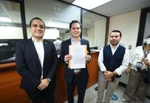 CC ordena que CSJ conozca amparo que busca levantar confidencialidad del pacto colectivo de Mineduc y Joviel Los abogados Edgar Ortiz y Javier Urizar, entre otros accionaron para tener acceso al pacto colectivo entre Educación y el sindicato de Joviel Acevedo. Foto Archivo de La Hora
