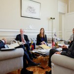 Gustavo Petro se reunió con el encargado de negocios de la embajada de Estados Unidos, John McNamara, tras crisis diplomática con deportados.
