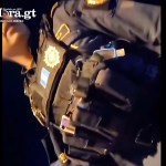 El ministro de Gobernación, ha pedido una investigación en contra del policía que pedía Q5 mil a un conductor. Foto La Hora: Captura de pantalla.