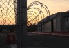 Fotografía de archivo de una zona del centro de detención de Guantánamo en la Base militar estadounidense en Guantánamo (Cuba). Foto La Hora: EFE