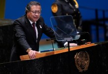 Petro designa a nuevo ministro de Trabajo y comienza a restaurar su gabinete en crisis Gustavo Petro, designó el miércoles 12 de febrero a un nuevo ministro de Trabajo, luego de la renuncia de la encargada de esa cartera en medio de la crisis en el gabinete de gobierno en la que han dimitido siete ministros y altos funcionarios.