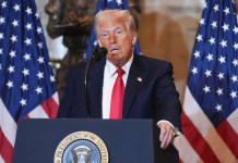 Trump pide un «renacimiento religioso» en EE.UU. tras su participación en el Desayuno de Oración Donald Trump participó en el Desayuno de Oración Nacional en el Capitolio en la que un grupo bipartidista de legisladores se reúne para convivir.