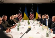 Altos mandos en relaciones exteriores de Rusia viajarían a la capital de Arabia Saudí para participar en conversaciones programadas con sus homólogos estadounidenses.