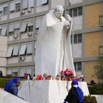 El Vaticano ha cancelado diferentes eventos para este fin de semana donde participaría el Papa Francisco, el cual sigue hospitalizado debido a una infección respiratoria.