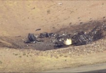 Por lo menos dos personas han sido reportadas fallecidas tras la colisión de dos avionetas en vuelo en el sur de Arizona, según informaron autoridades.