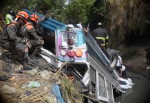 La Policía Nacional Civil (PNC) señaló que varios buses tienen alterado el motor para alcanzar mayor velocidad. Foto: La Hora / José Orozco