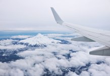 Misterio en Alaska: Qué se sabe sobre la desaparición de un avión con 10 personas a bordo Avión desaparecido en Alaska
