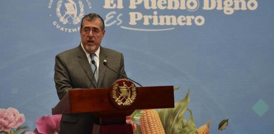 El presidente Bernardo Arévalo ya se encuentra en camino para hacer acto de presencia para la toma de posesión del presidente electo de Uruguay, Yamandú Orsi.