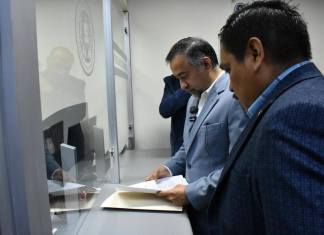 Los diputados de la bancada VOS, Jairo Flores, José Chic, y Orlando Blanco acuden a la Corte de Constitucionalidad. Foto La Hora: Daniel Ramírez.