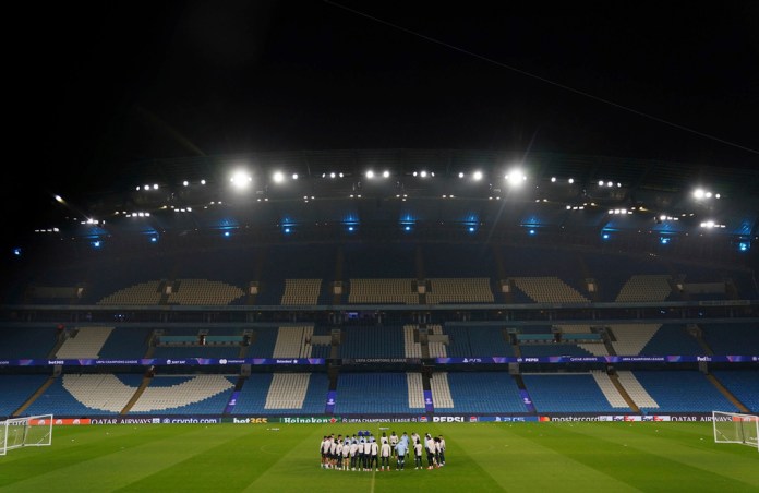 El equipo del Real Madrid asiste a una sesión de entrenamiento en Manchester, Inglaterra, el lunes 10 de febrero de 2025, antes del partido de fútbol de la Liga de Campeones entre el Manchester City y el Real Madrid. Foto: La Hora