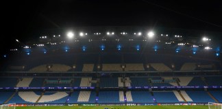 El equipo del Real Madrid asiste a una sesión de entrenamiento en Manchester, Inglaterra, el lunes 10 de febrero de 2025, antes del partido de fútbol de la Liga de Campeones entre el Manchester City y el Real Madrid. Foto: La Hora