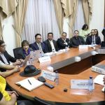 La jefa de la Dirección General de Transportes, Elizabeth Velásquez, comenta el trabajo de la propuesta para reformar el reglamento de la Ley de Transportes. Foto: Congreso