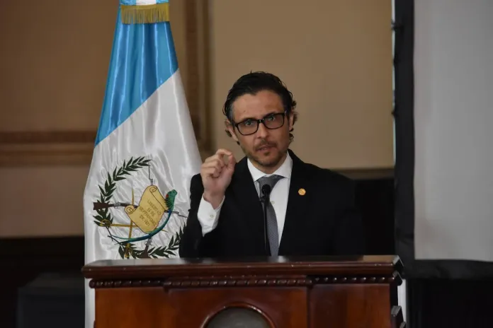 El procurador General de la Nación, Julio Saavedra, en una conferencia de prensa el pasado 15 de enero de 2025. Foto: La Hora / Daniel Ramírez.