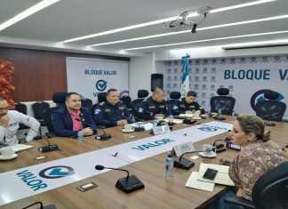 El director de la PNC, Davi Boteo, acudió a una reunión con la diputada Sandra Jovel. Foto: La Hora